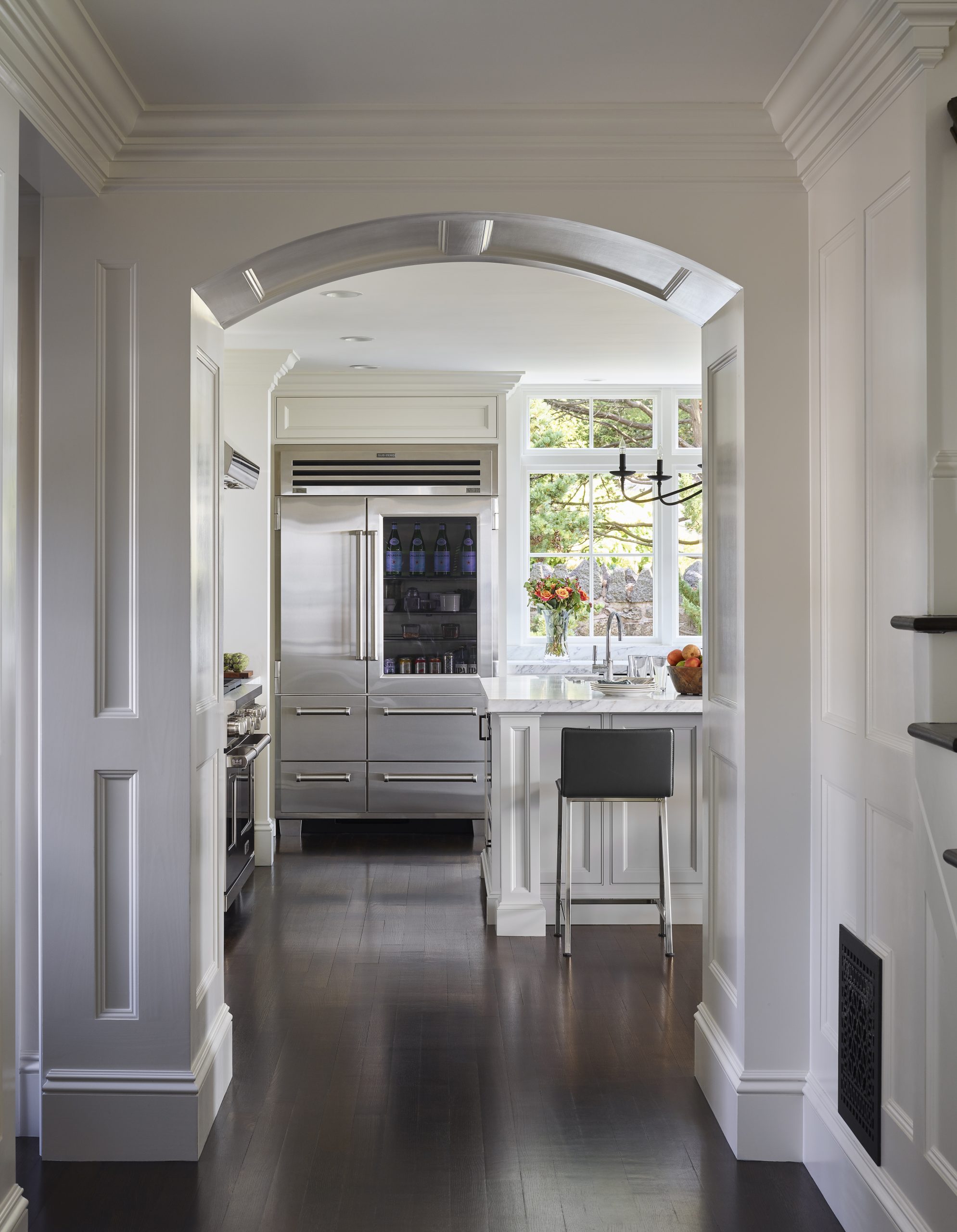 Siemasko+Verbridge_OceanMarblehead_KitchenHall_Final